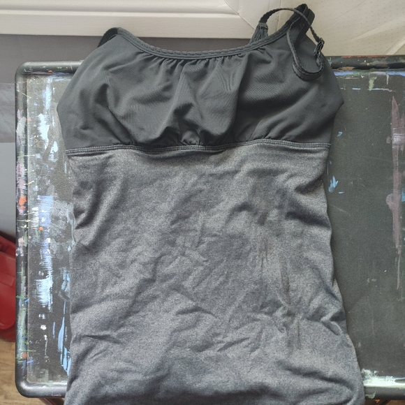 Lululemon activewear top - Picture 5 of 5